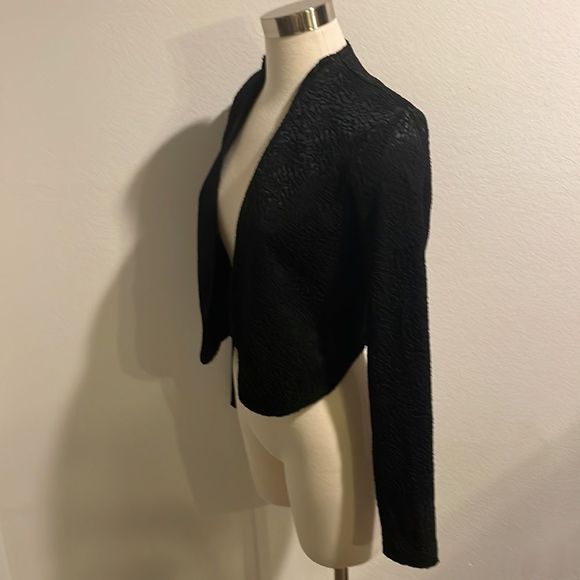Cutest Black Blazer🖤 - Picture 3 of 8